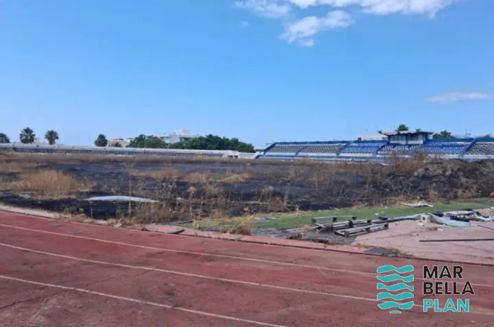 El estadio municipal de Marbella arde de nuevo
